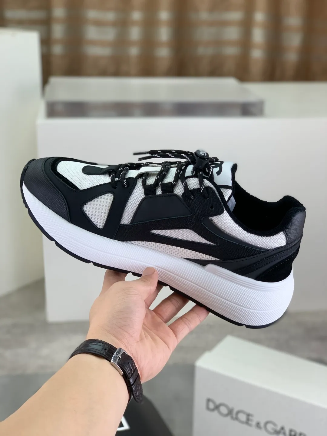 Men's men's shoes 💰P580💰[New model] Couple 🧑‍🤝‍🧑 style Top original order quality Synchronized with "DOLCE&GABBANA [Dolce & Gabbana] ~ High quality." Effect Low-top casual DG men's shoes, loved by many celebrities, using high-end imported top-layer calfskin splicing design + cowhide feet, simple and elegant, perfectly interpreting the latest inspiration of shoes, integrating classics and fashion. Luxurious dreams, dominating fashion Suitable for drivers, light and comfortable to drive, light and breathable for outdoor travel, high-end quality, trustworthy, 6️⃣colors🉑️ to choose from! Code number: 35-46